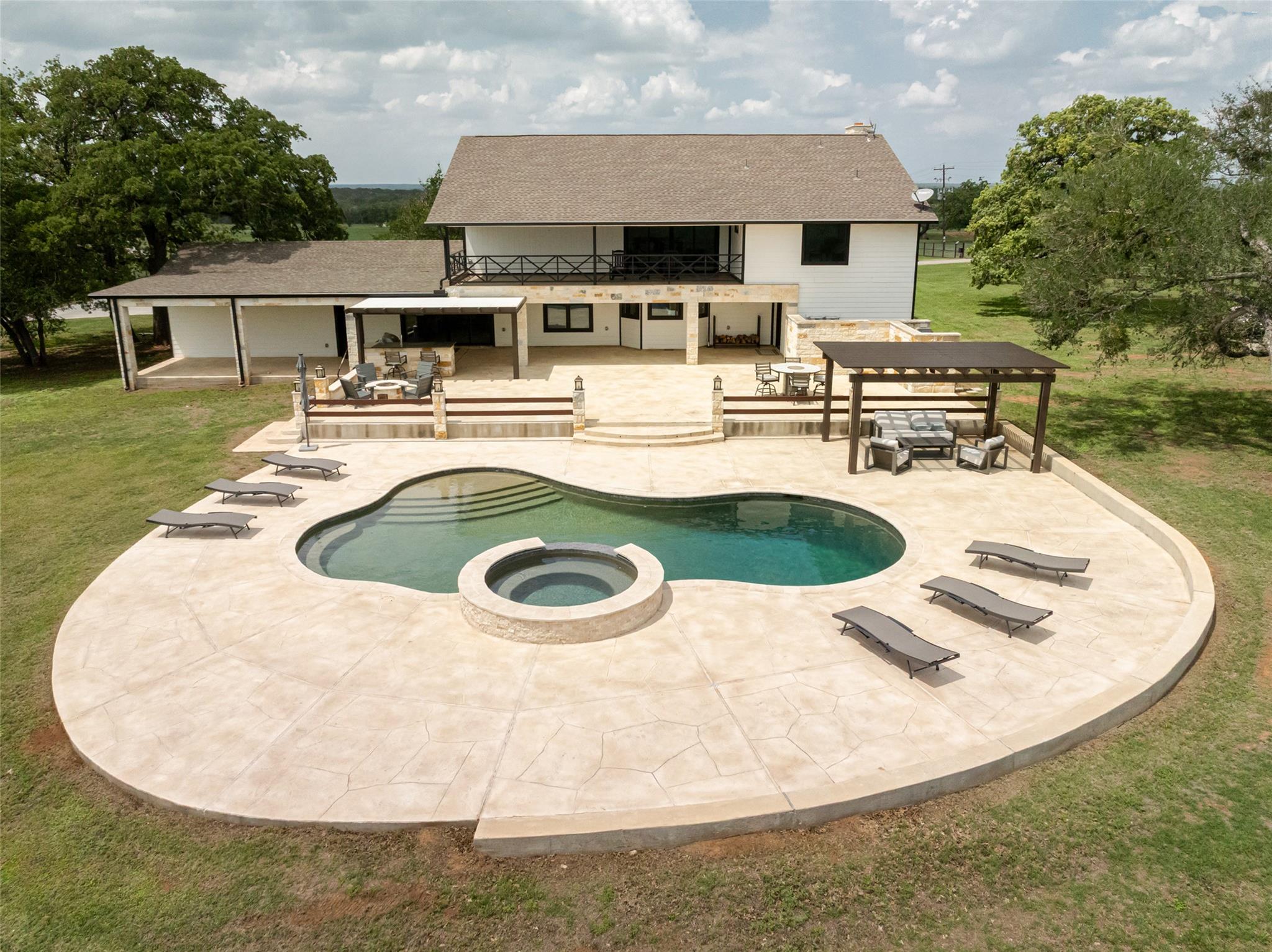 191 N Cedar Creek DR