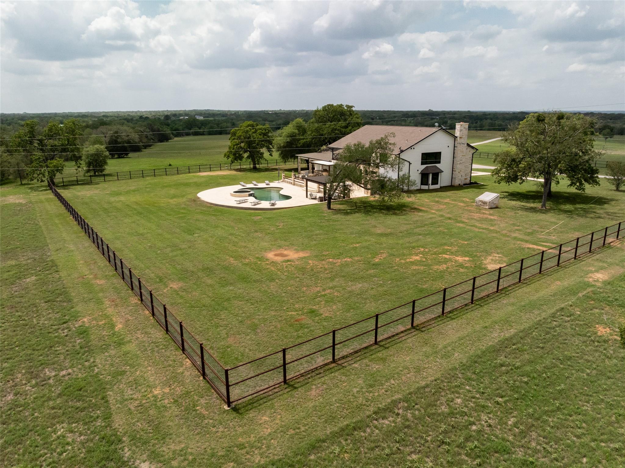 191 N Cedar Creek DR