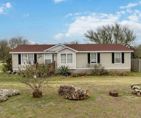 1225 Grandview DR San Marcos TX 78666