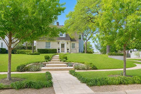 Photo of 2428 Jarratt Ave, Austin, TX 78703 (MLS # 4717473)