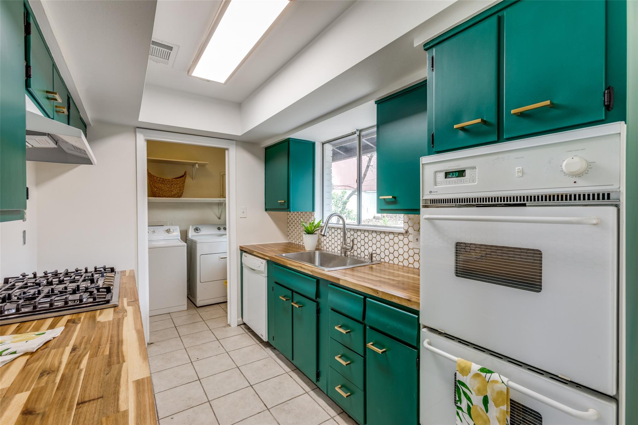 Austin, Texas 78704, United States, 3 Bedrooms Bedrooms, ,2 BathroomsBathrooms,Residential,Active,183387