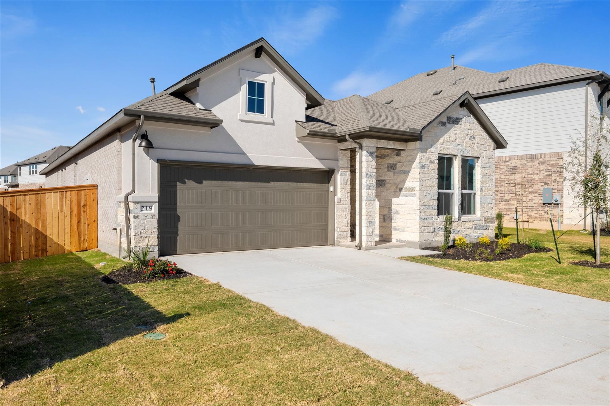 218 Craigends Yew Lane