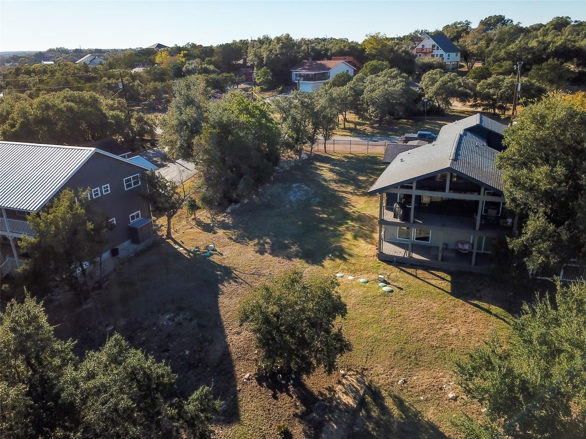 864 Lakebreeze DR