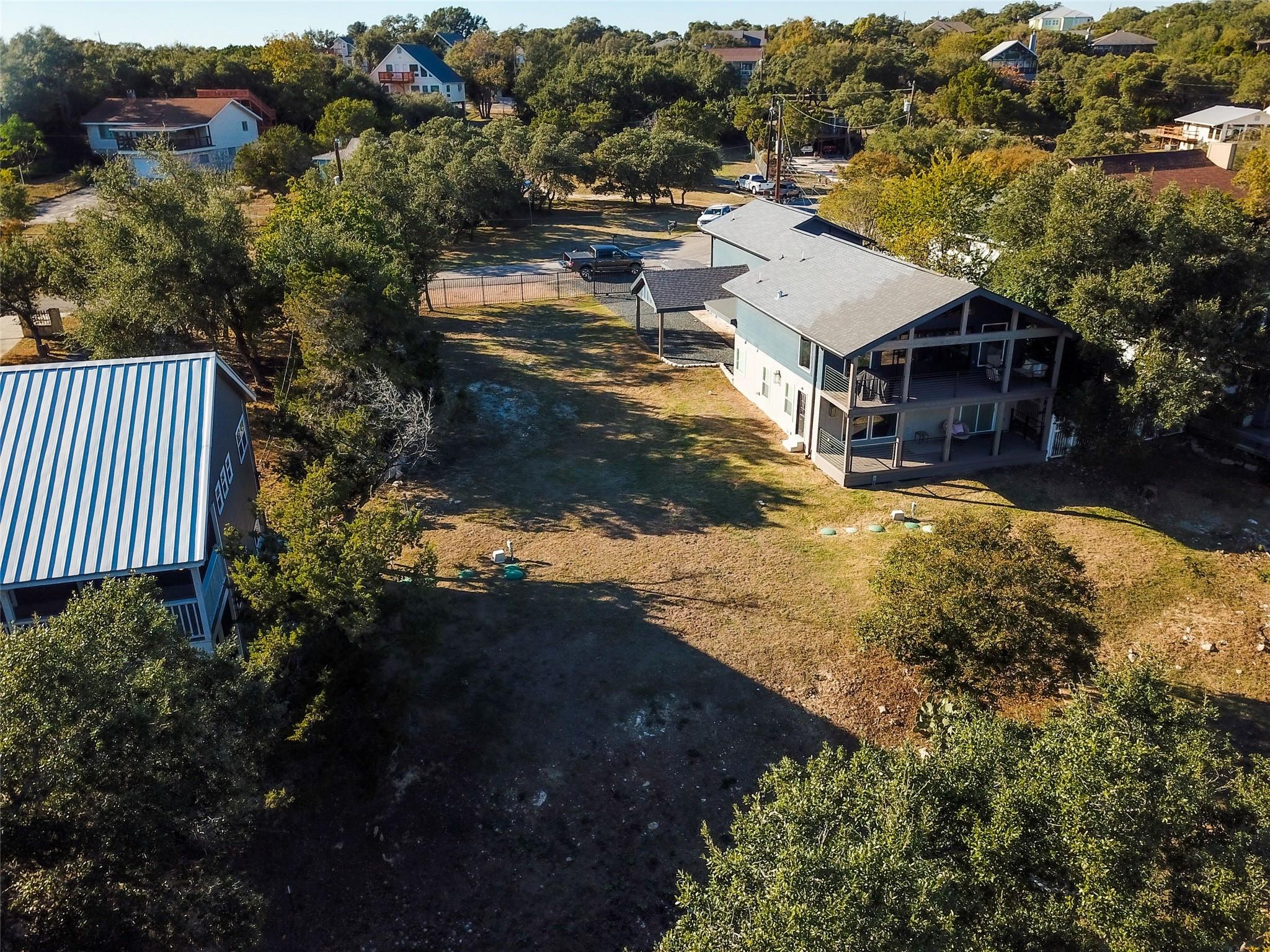 864 Lakebreeze DR