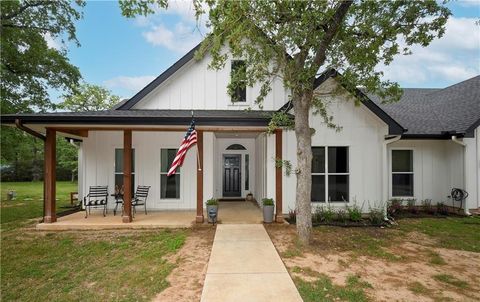 405 Woodlands DR Bastrop TX 78602