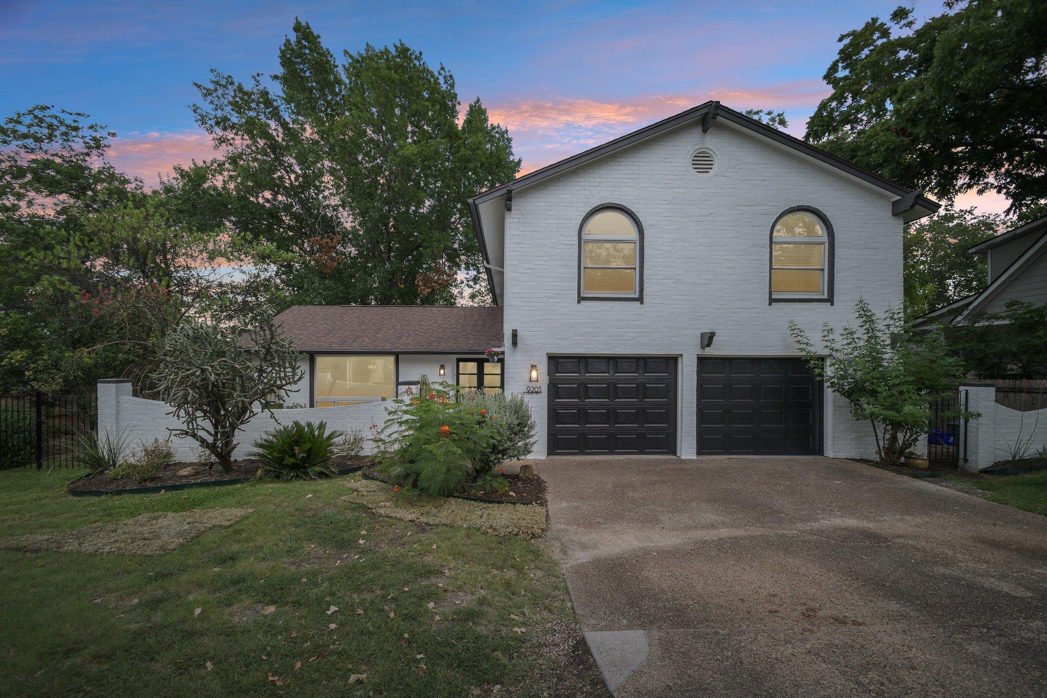 9203 Comburg DR
