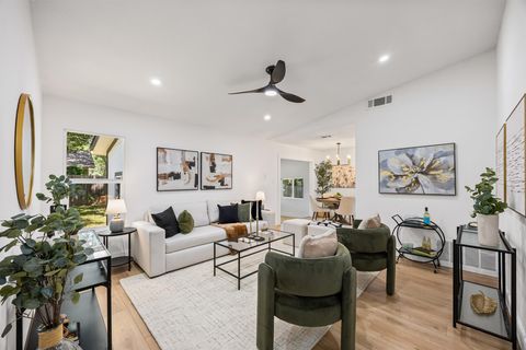 Photo of 10206 Oak Hollow CIR, Austin, TX 78758 (MLS # 3545234)