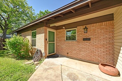 Photo of 4722 Frontier TRL, Austin, TX 78745 (MLS # 9979413)