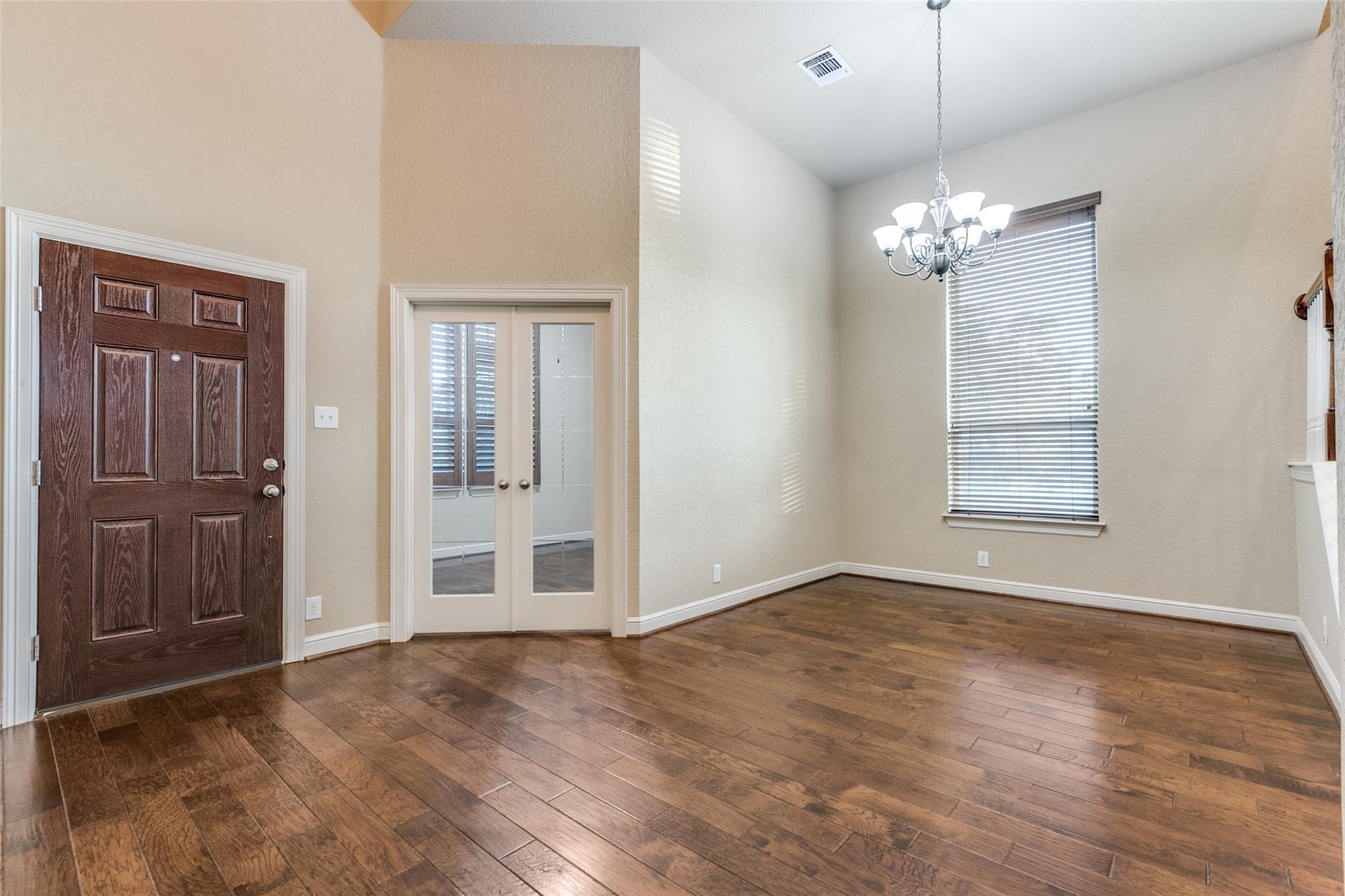 15335 Round Pond PL