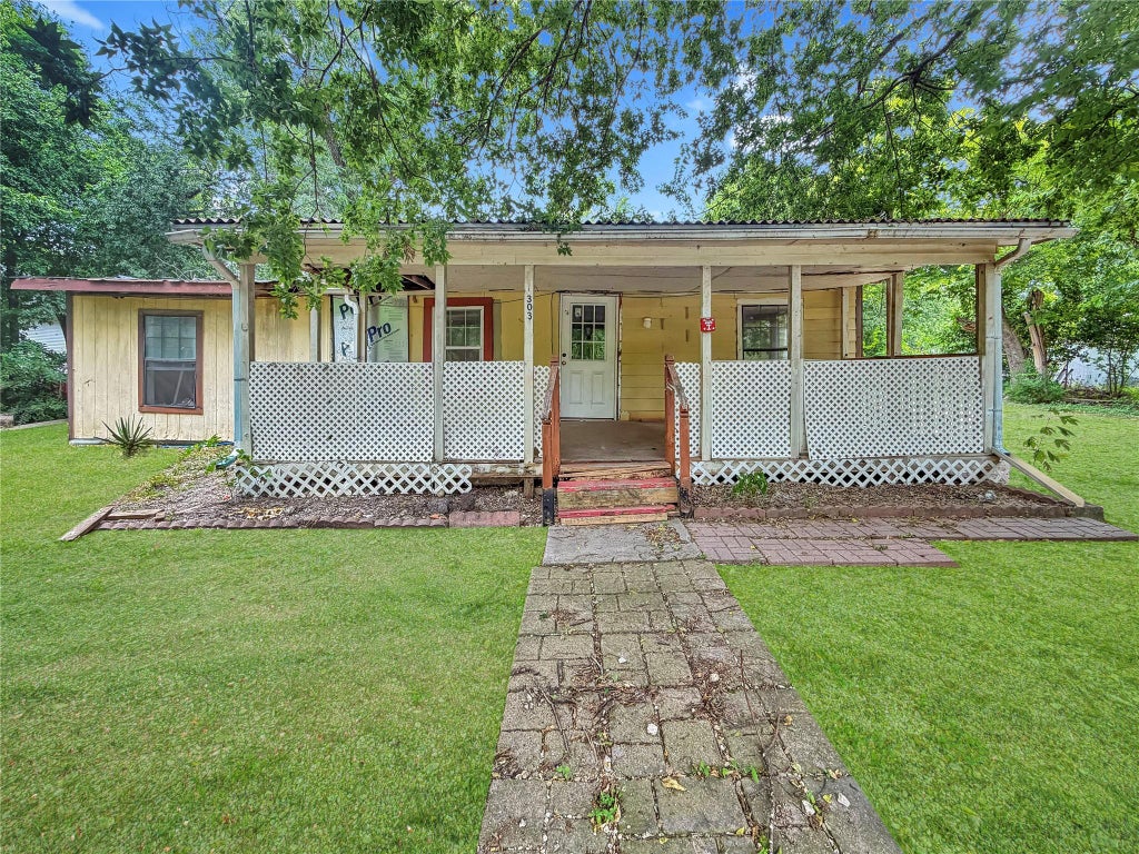 Photo of 303 N Lexington ST, Holland, TX 76534 (MLS # 2071127)