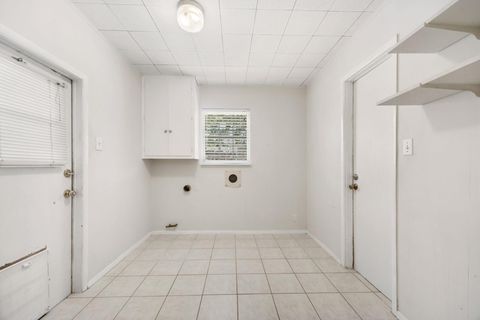 Tiny photo for 6906 Miranda DR, Austin, TX 78752 (MLS # 6838014)