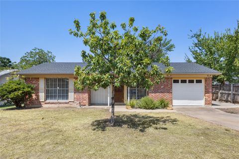 Photo of 6906 Miranda DR, Austin, TX 78752 (MLS # 6838014)
