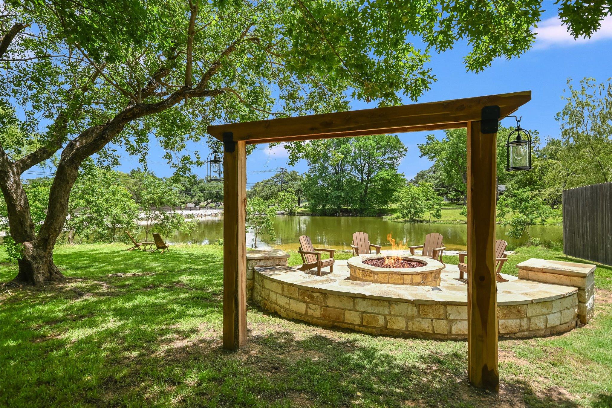 3301 Arrowhead CIR