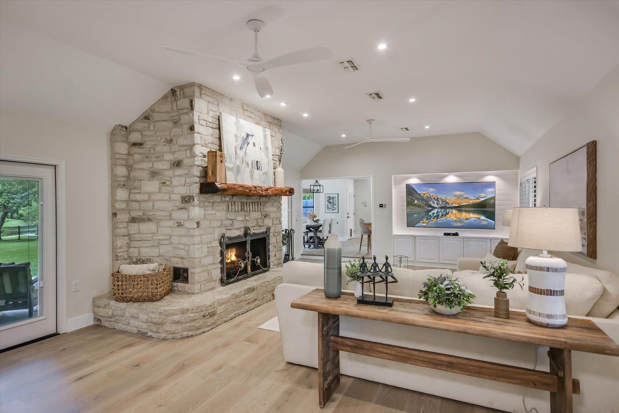 3301 Arrowhead CIR