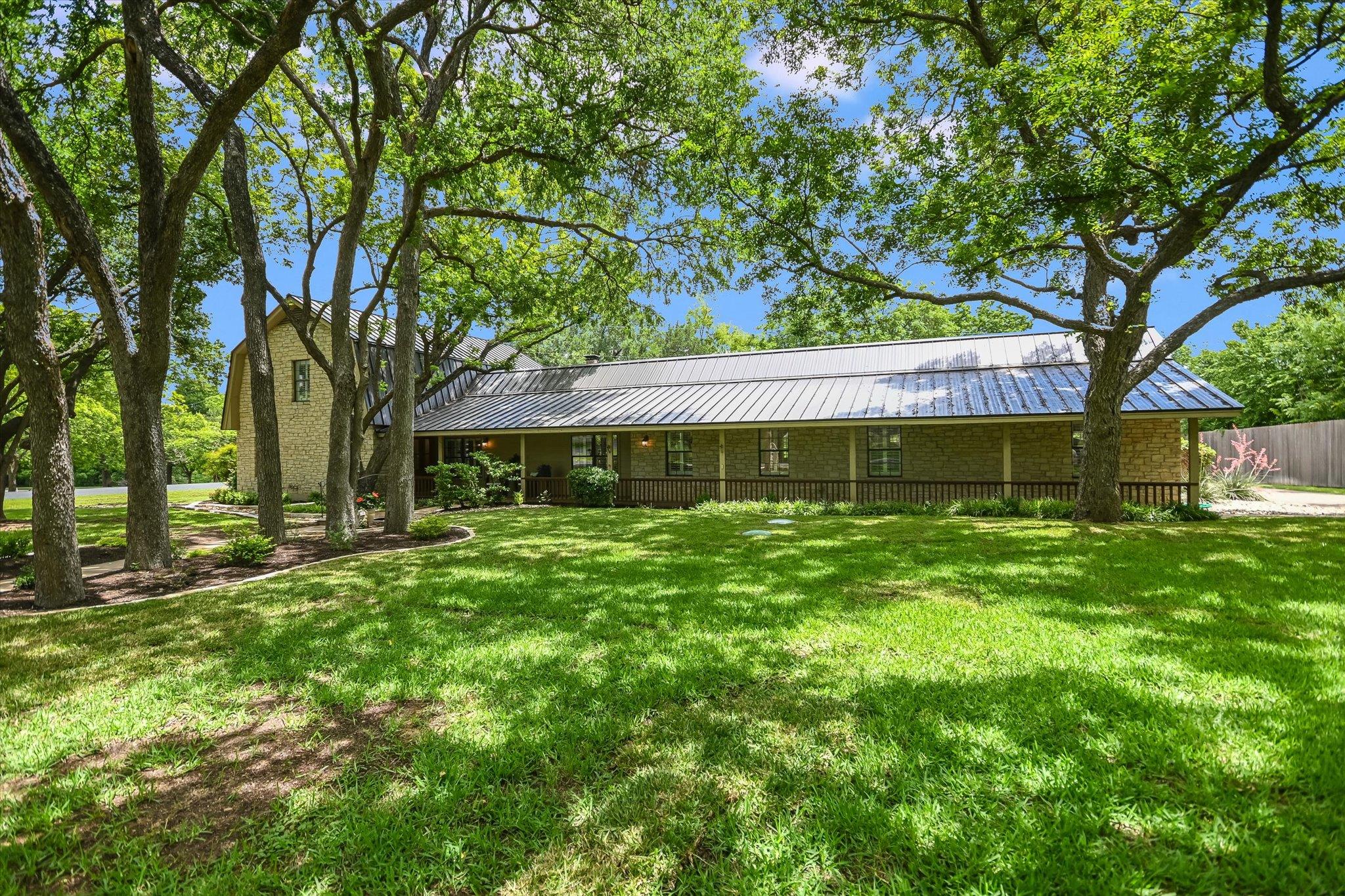 3301 Arrowhead CIR