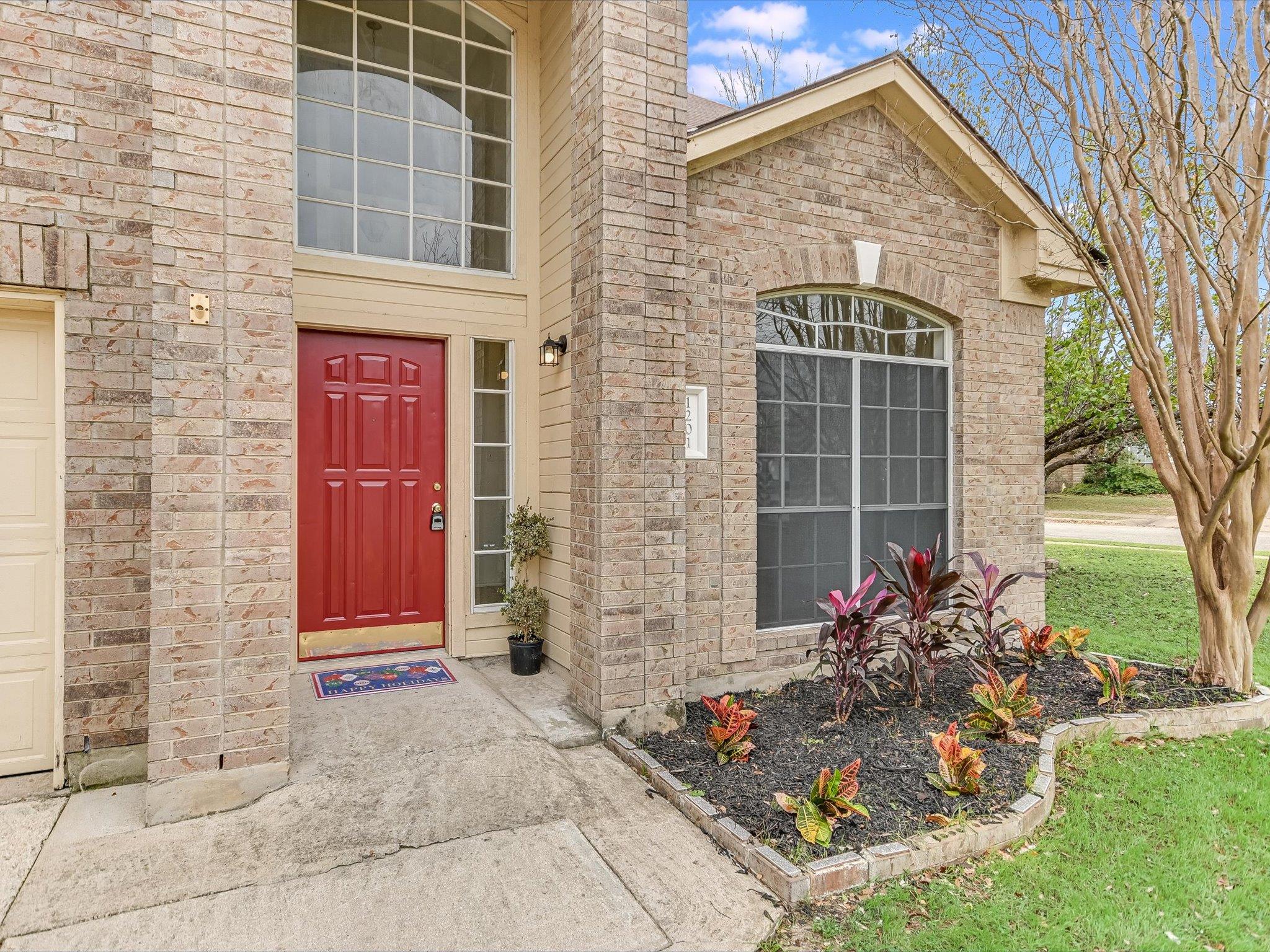 1201 Marigold WAY