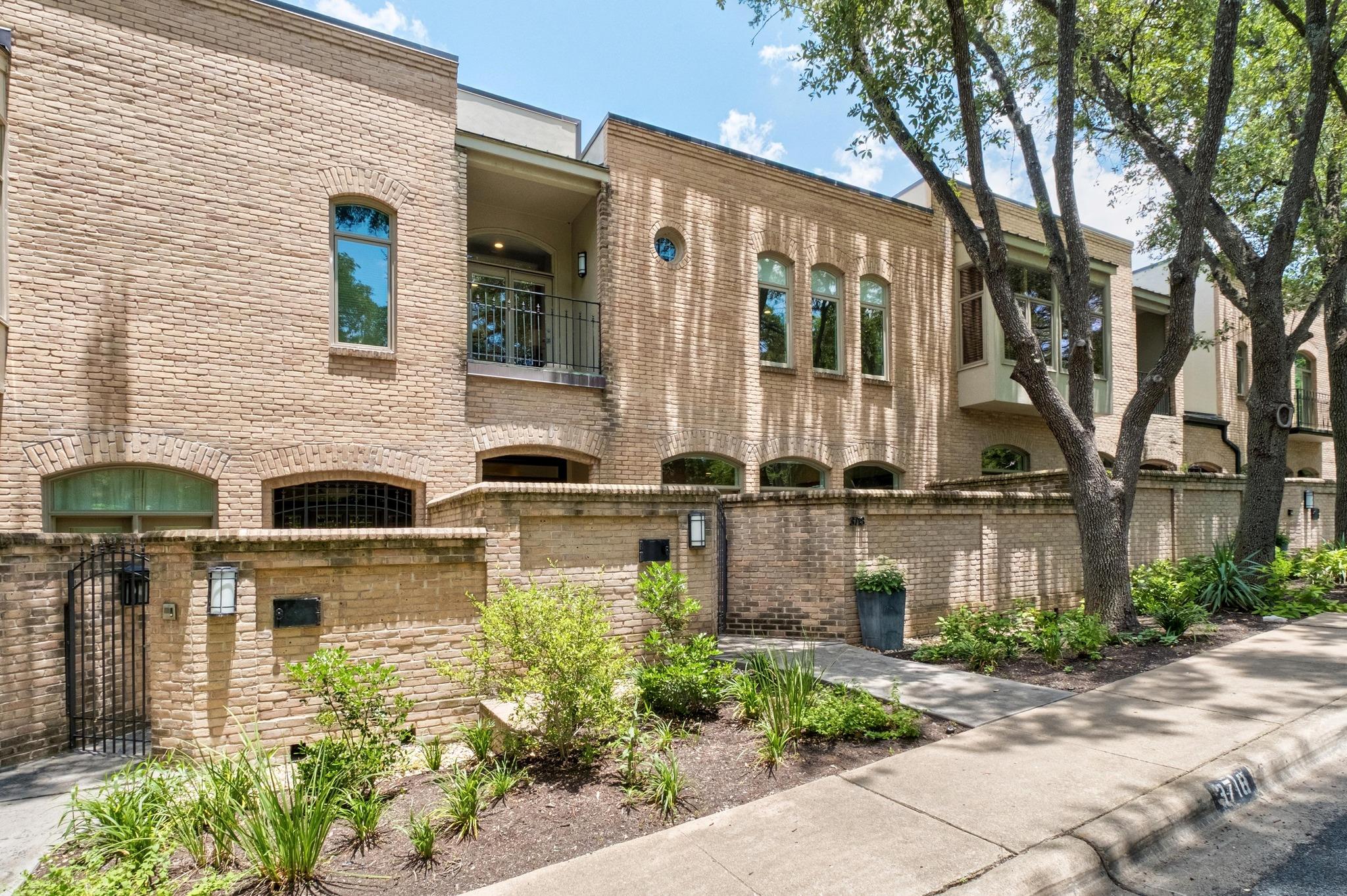 3718 Bridle PATH