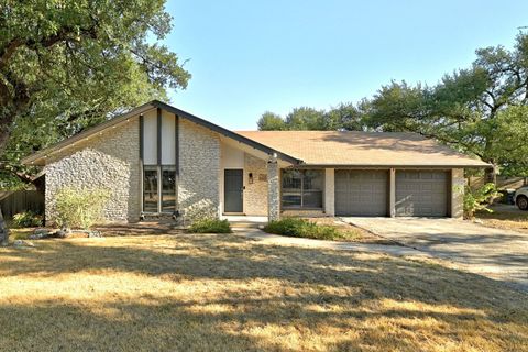 Photo of 7804 Phoenix Pass Pass, Austin, TX 78737 (MLS # 3130393)