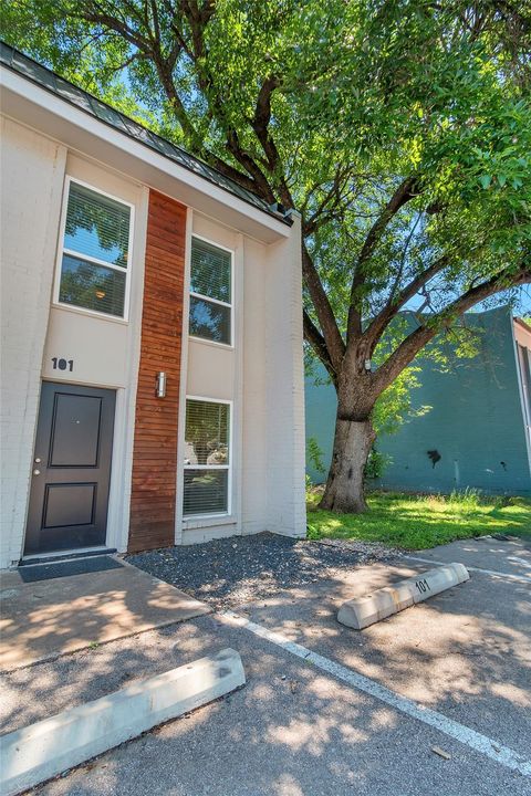 Tiny photo for 3812 Southway DR #101, Austin, TX 78704 (MLS # 4983383)