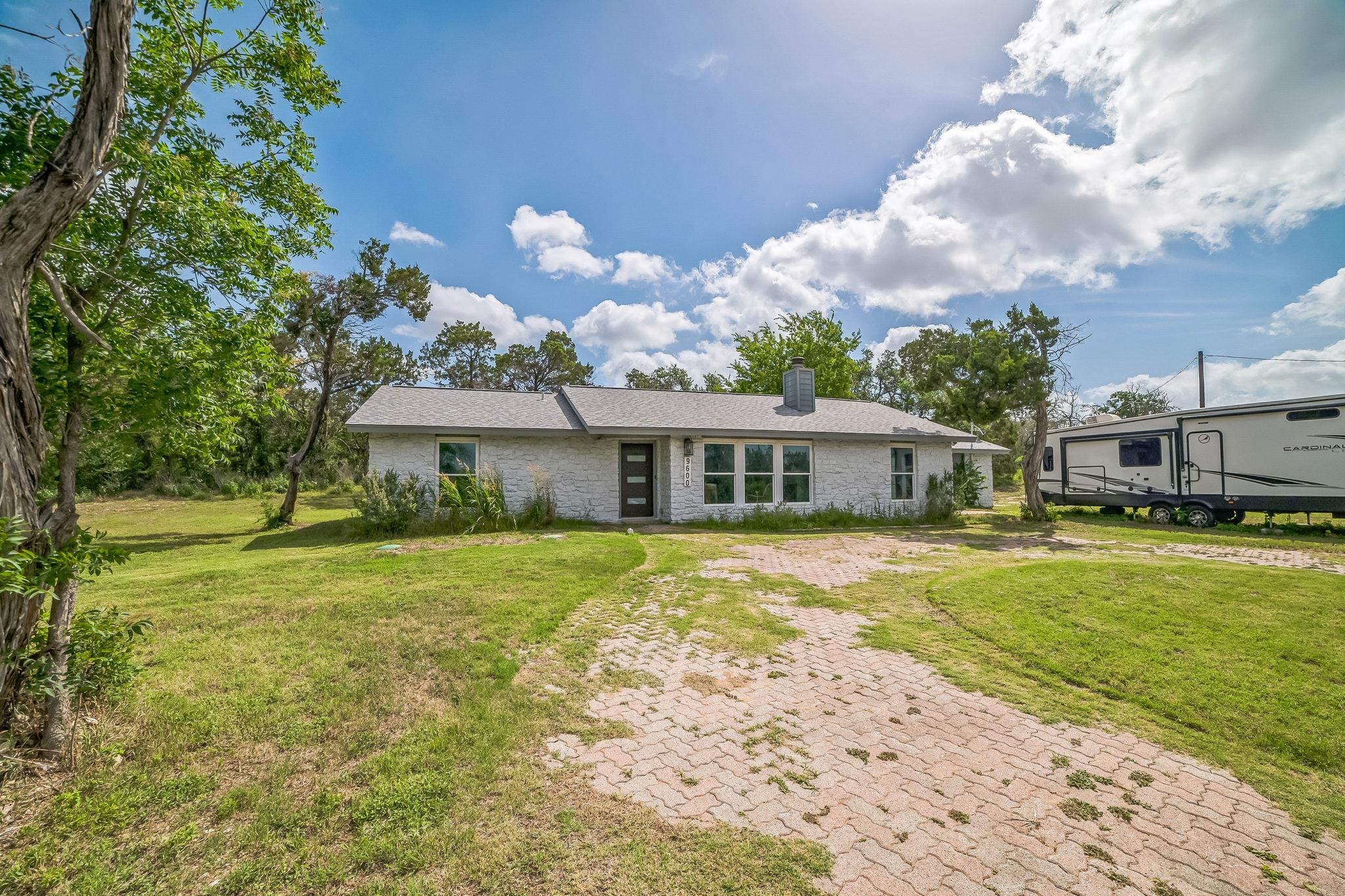9600 Claxton DR