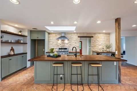 7605 Silverplume CIR Austin TX 78757