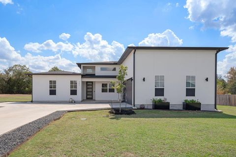 307 Chisholm TRL Bastrop TX 78602
