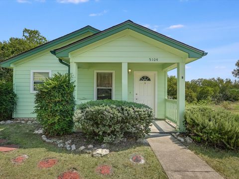 Photo of 5104 Delores Ave #B, Austin, TX 78721 (MLS # 2151823)