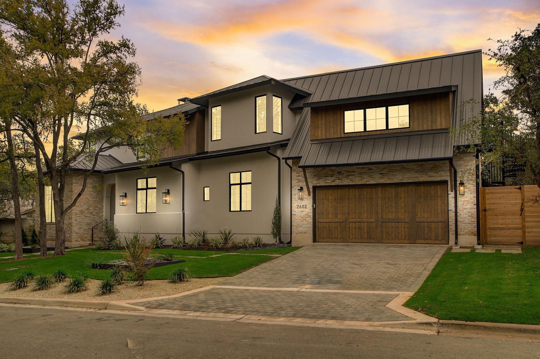 Photo 2 of 40 of 2602 Deerfoot TRL house