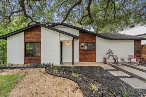 Photo of 813 Cardiff DR, Austin, TX 78745 (MLS # 2826133)