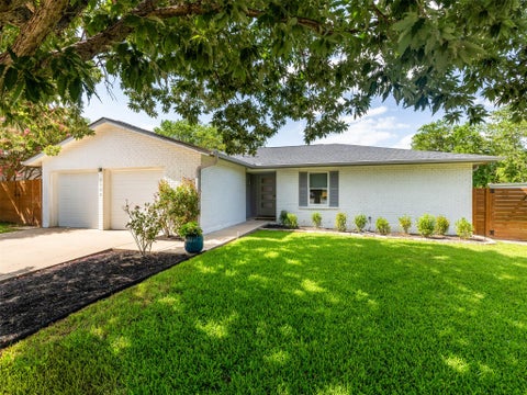 Photo of 2800 Cornish CIR, Austin, TX 78745 (MLS # 3110012)