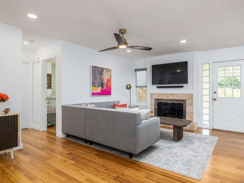 Photo of 2800 Cornish CIR, Austin, TX 78745 (MLS # 3110012)