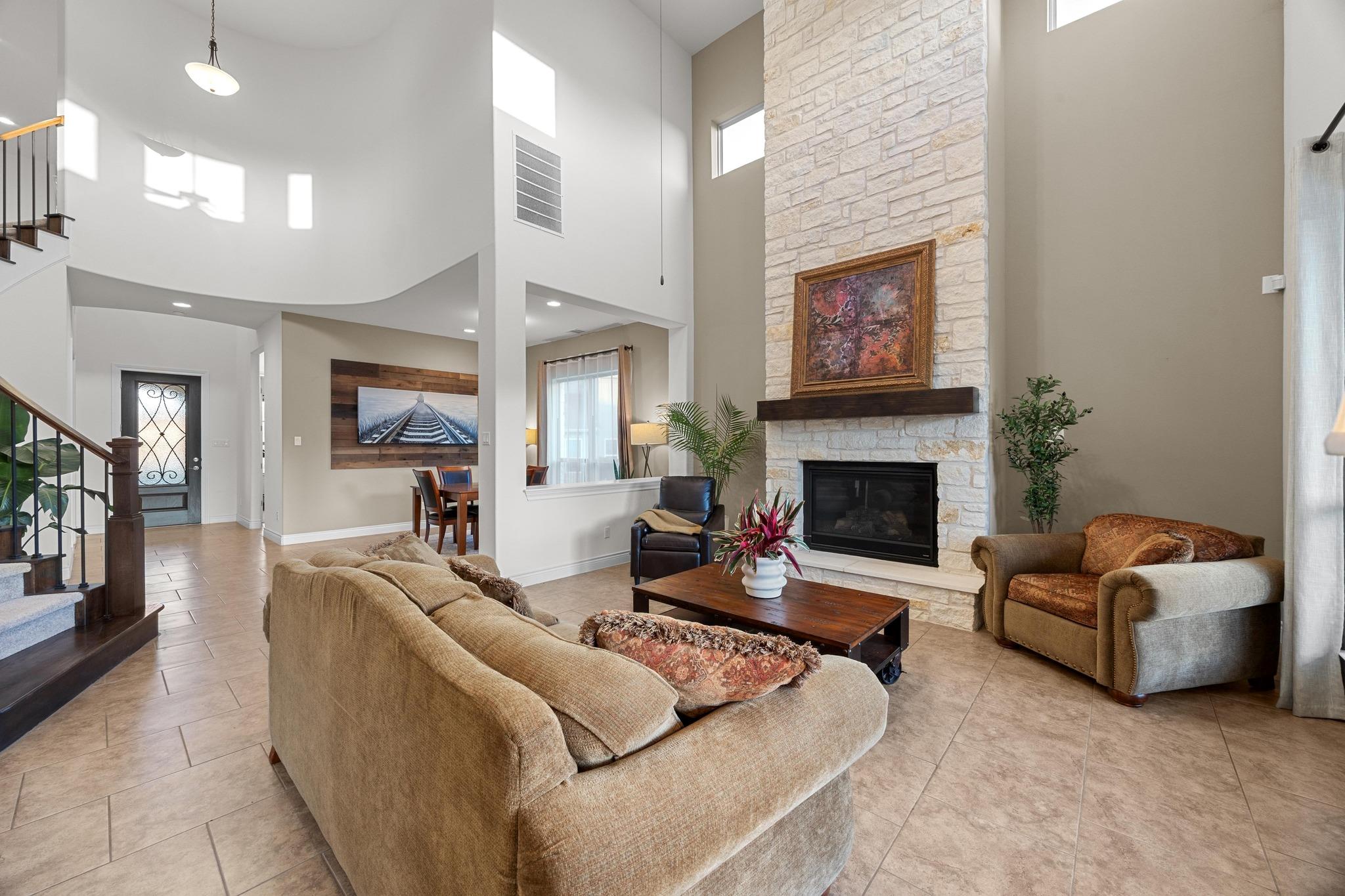707 Campino DR