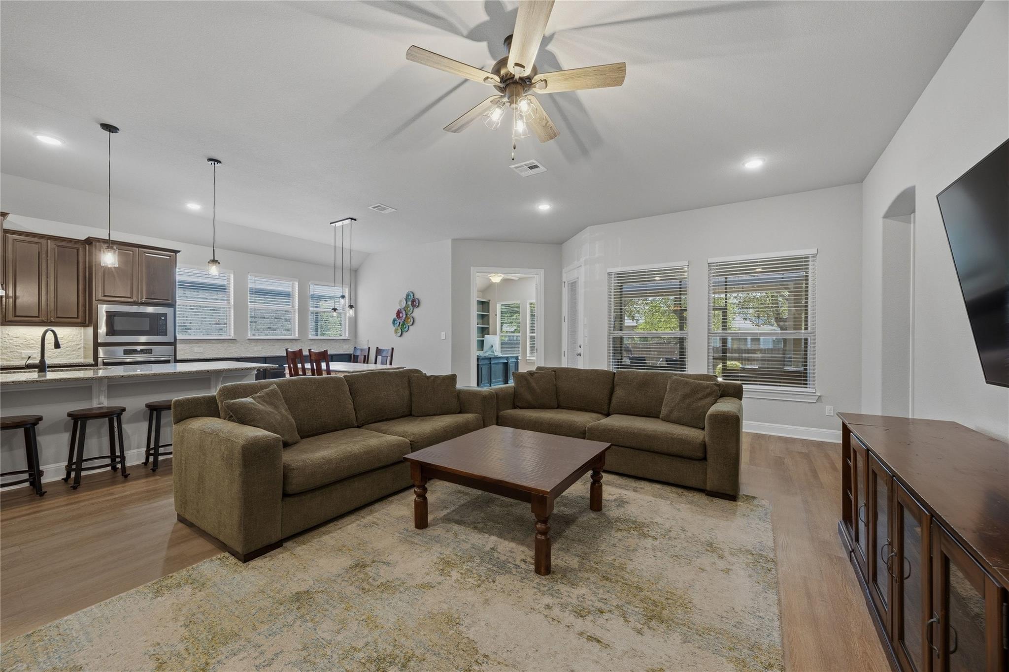 2905 Mossy Springs DR