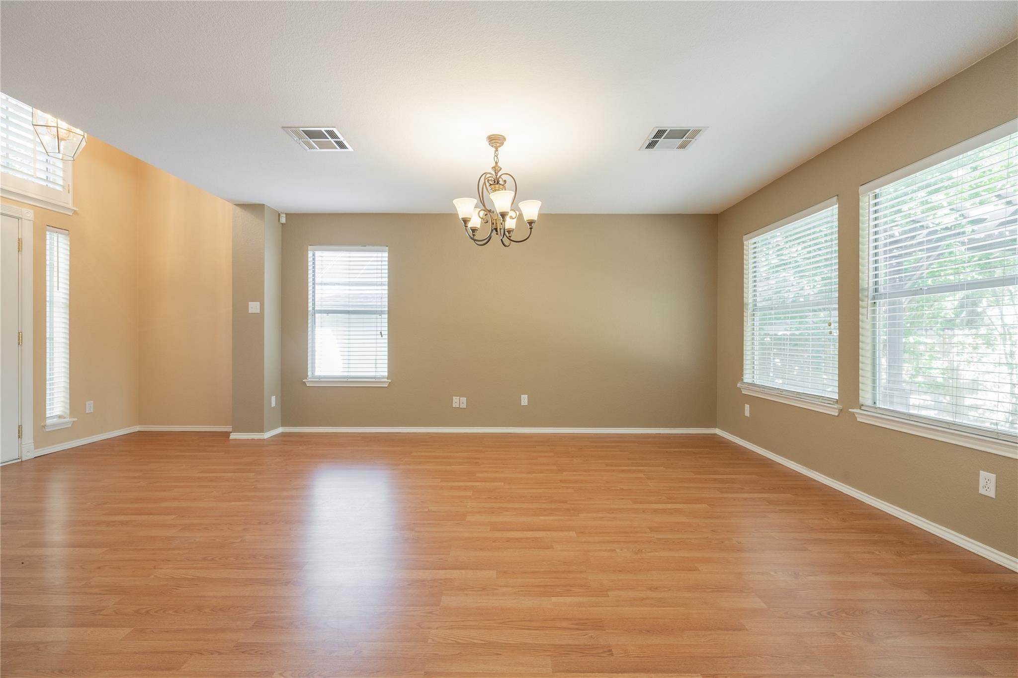 1518 Sundance DR