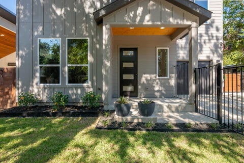 Tiny photo for 1104 Fiesta ST, Austin, TX 78702 (MLS # 2119541)