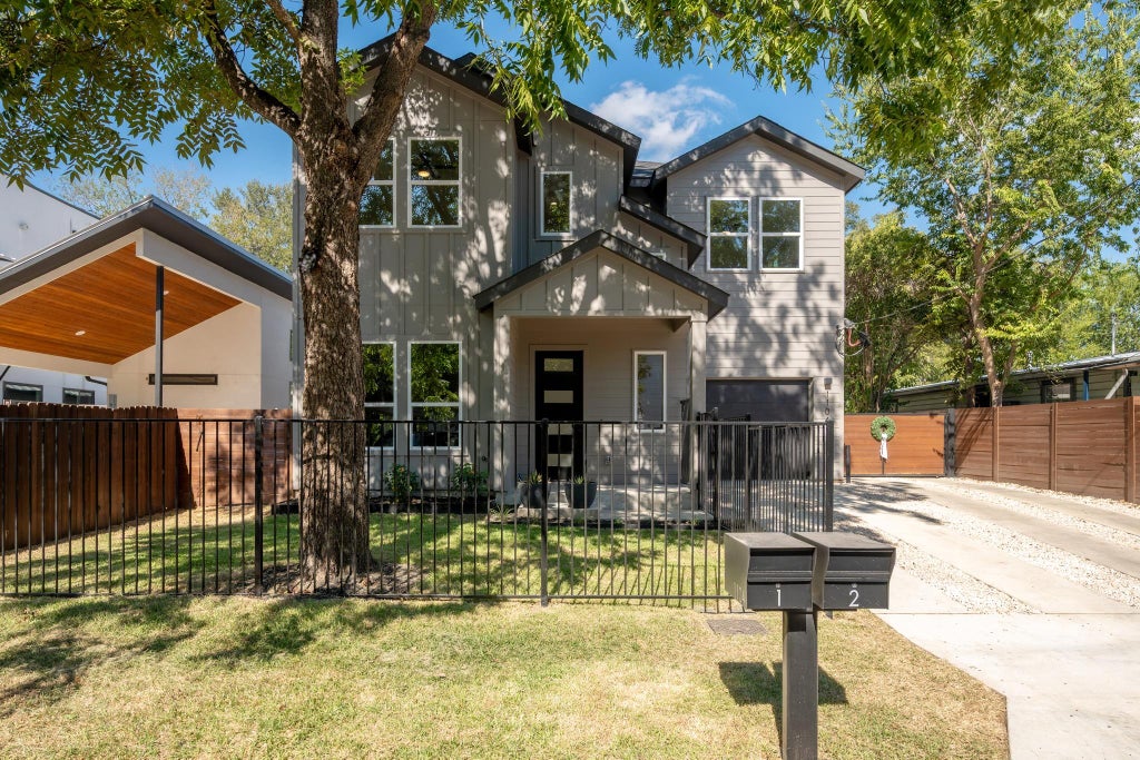 Photo of 1104 Fiesta ST, Austin, TX 78702 (MLS # 2119541)