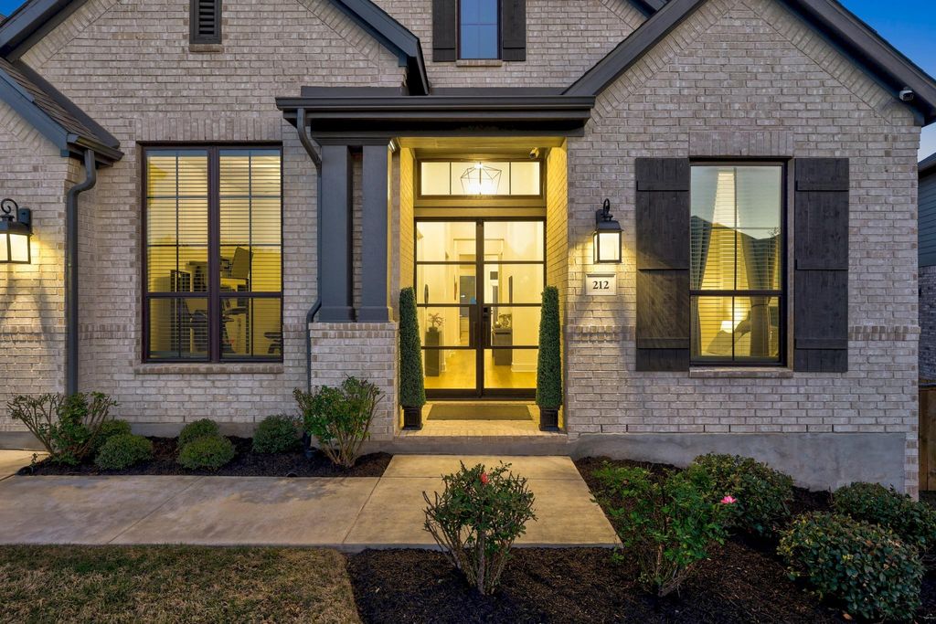 Photo of 212 Texas Bluebonnet TRL, Georgetown, TX 78628 (MLS # 2544430)