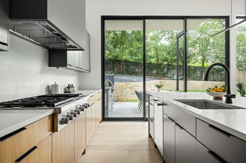 Tiny photo for 1102 Summit ST, Austin, TX 78741 (MLS # 4414626)
