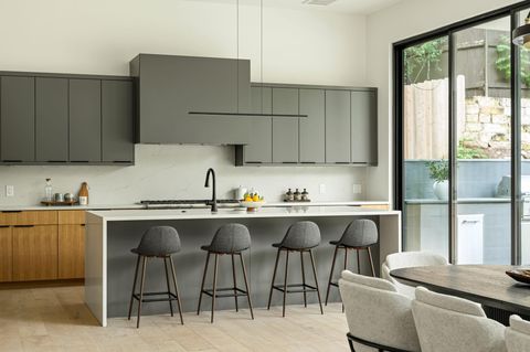 Tiny photo for 1102 Summit ST, Austin, TX 78741 (MLS # 4414626)