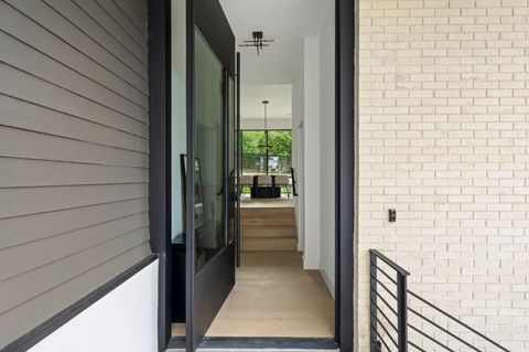 Tiny photo for 1102 Summit ST, Austin, TX 78741 (MLS # 4414626)