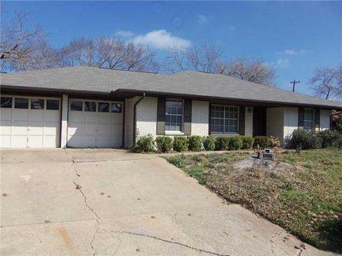 Photo of 3304 Woodbriar LN, Austin, TX 78723 (MLS # 9314511)