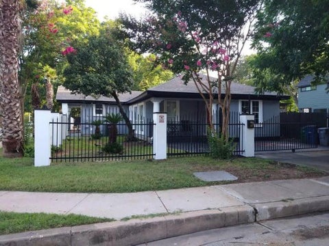 Photo of 1915 Canterbury ST, Austin, TX 78702 (MLS # 1839252)
