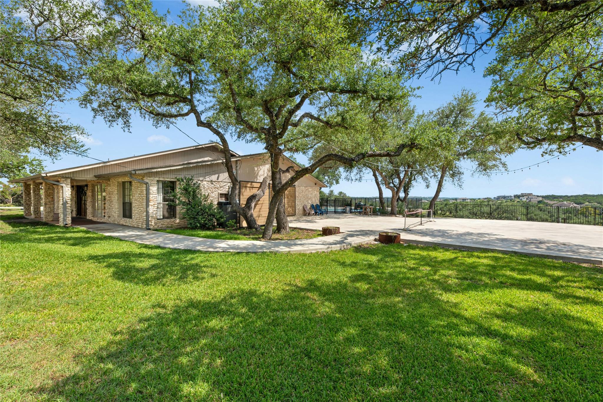 110 Longhorn LN