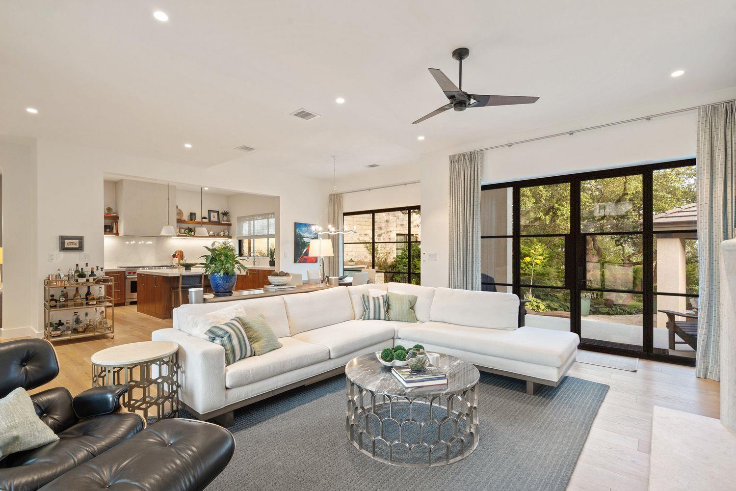 2300 Barton Creek BLVD 4