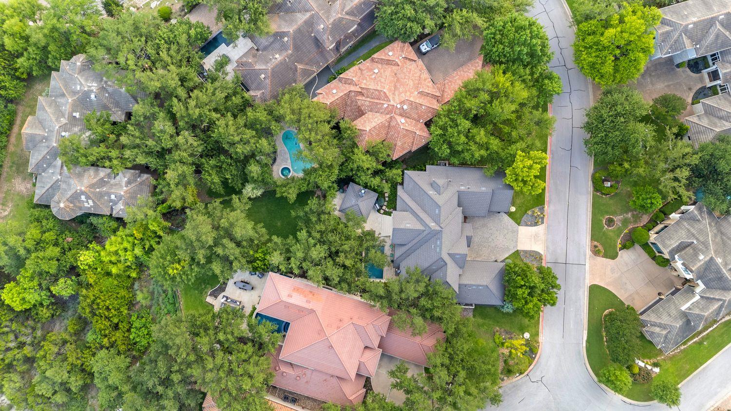 2300 Barton Creek BLVD 4