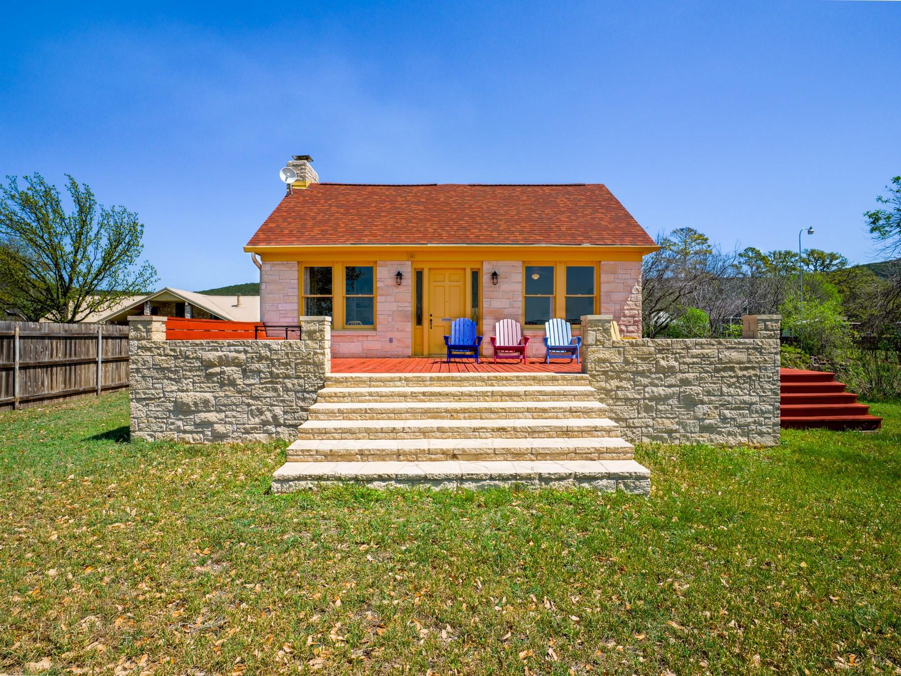 601 Lakewood DR