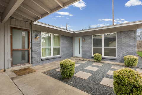 Photo of 11301 Oakwood DR #B, Austin, TX 78753 (MLS # 8609031)
