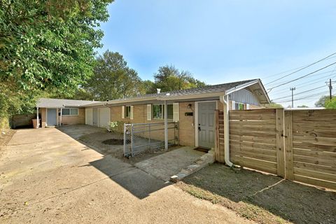 1308 E 52nd ST A and B Austin TX 78723