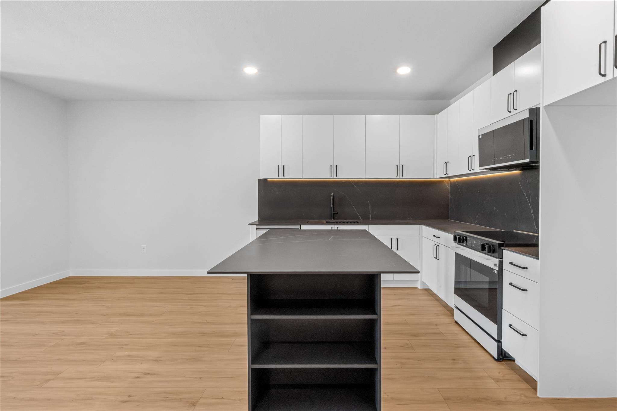 634 Central PKWY 1205