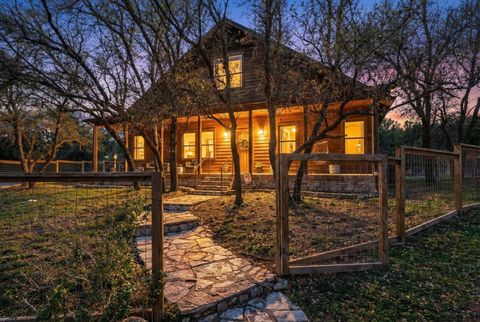 Photo of 22706 Rocking A TRL, Spicewood, TX 78669 (MLS # 4146374)